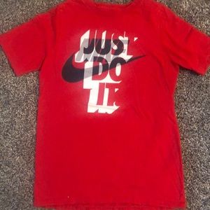 Nike boys tee
